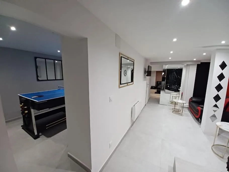 Appartement Jacuzzi /Billard Voiron Apartamento